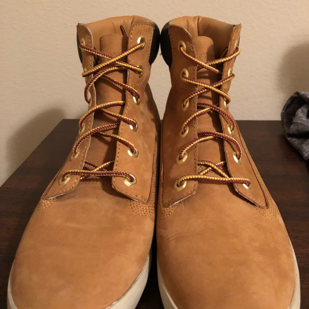 Women’s Timberlands - Picture 2 of 6